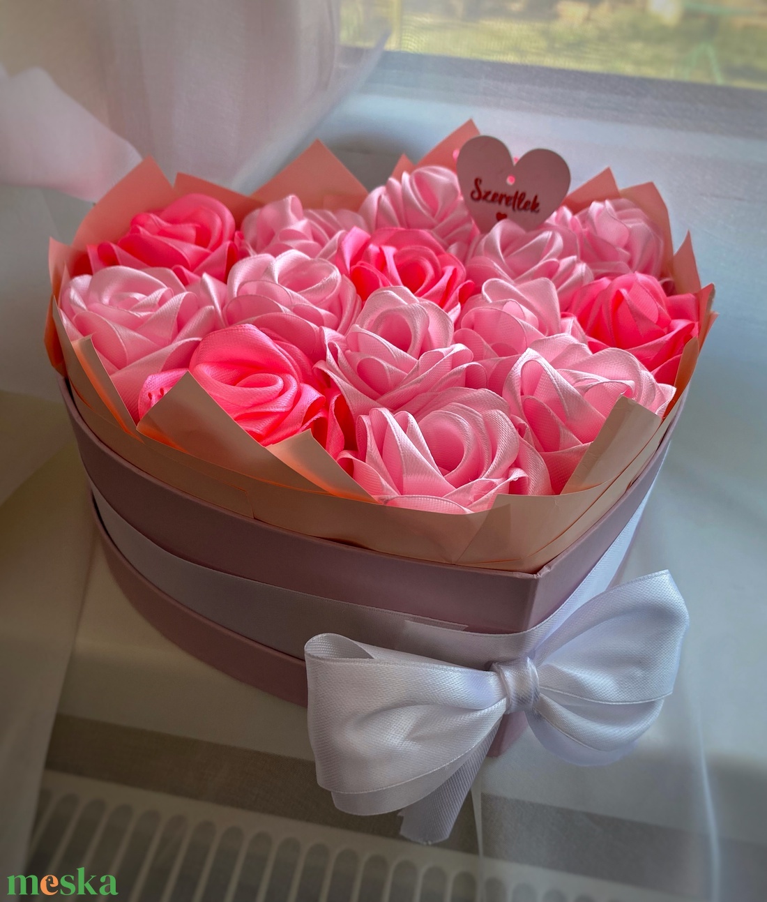 Örökrózsa box � elegáns ajándékdoboz tartós rózsával, kézműves dekoráció - otthon & életmód - virágdekoráció - virágok - virágbox - Meska.hu