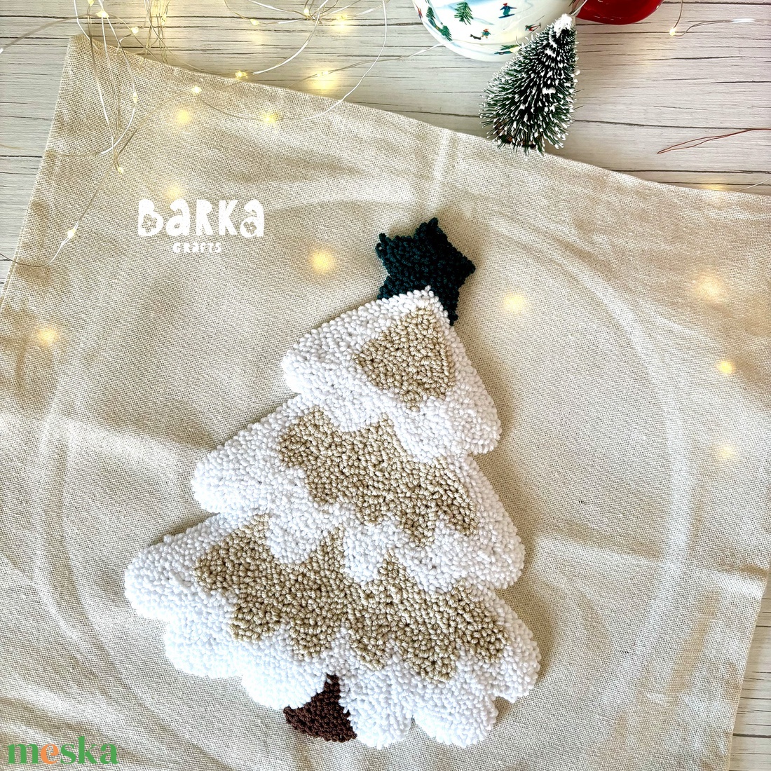 Karácsonyi díszpárna punch needle technikával - otthon & életmód - lakástextil - párna & párnahuzat - Meska.hu