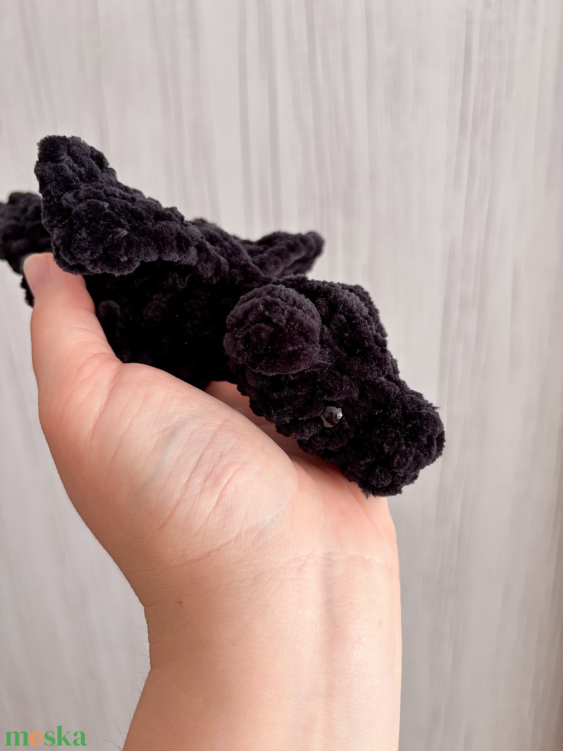 Fekete mini sárkány horgolt plüss - játék & sport - plüssállat & játékfigura - plüss sárkány - Meska.hu