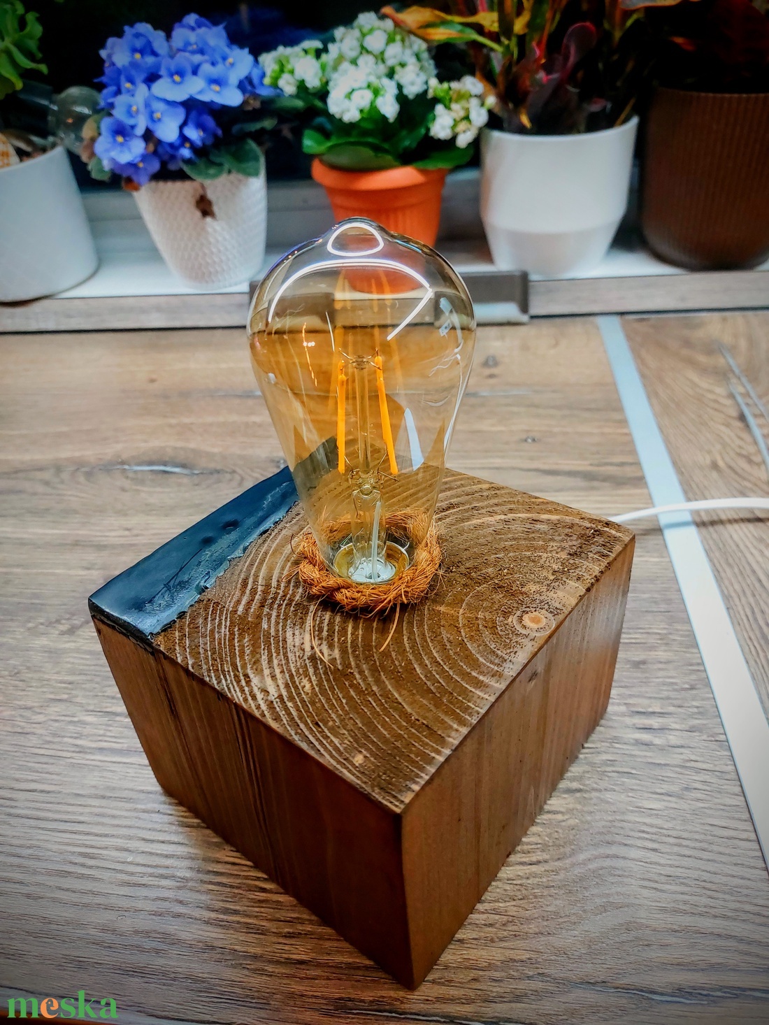 Egyedi kézzel csiszolt vintage stílusú asztali retró lámpa, fekete akril berakással - otthon & életmód - lámpa - asztali lámpa - Meska.hu Egyedi kézzel csiszolt vintage stílusú asztali retró lámpa, fekete akril berakással - otthon & életmód - lámpa - asztali lámpa - Meska.hu