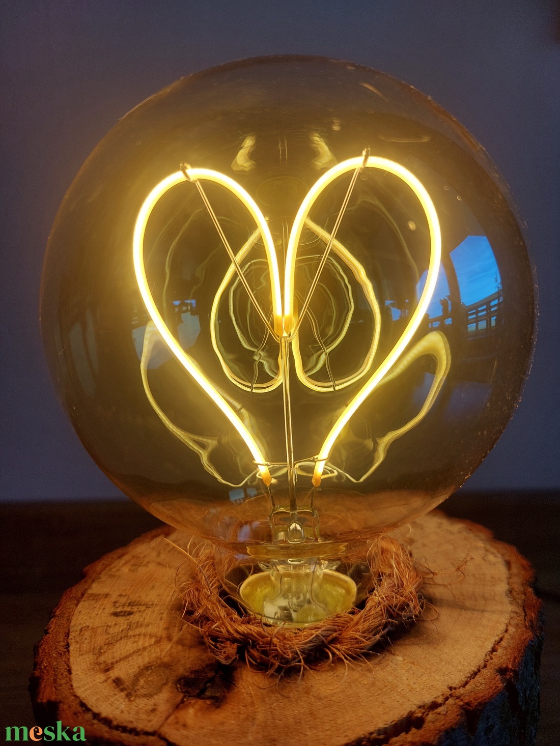 Fa rönk lámpa szív alakú led izzóval - otthon & életmód - lámpa - asztali lámpa - Meska.hu Fa rönk lámpa szív alakú led izzóval - otthon & életmód - lámpa - asztali lámpa - Meska.hu