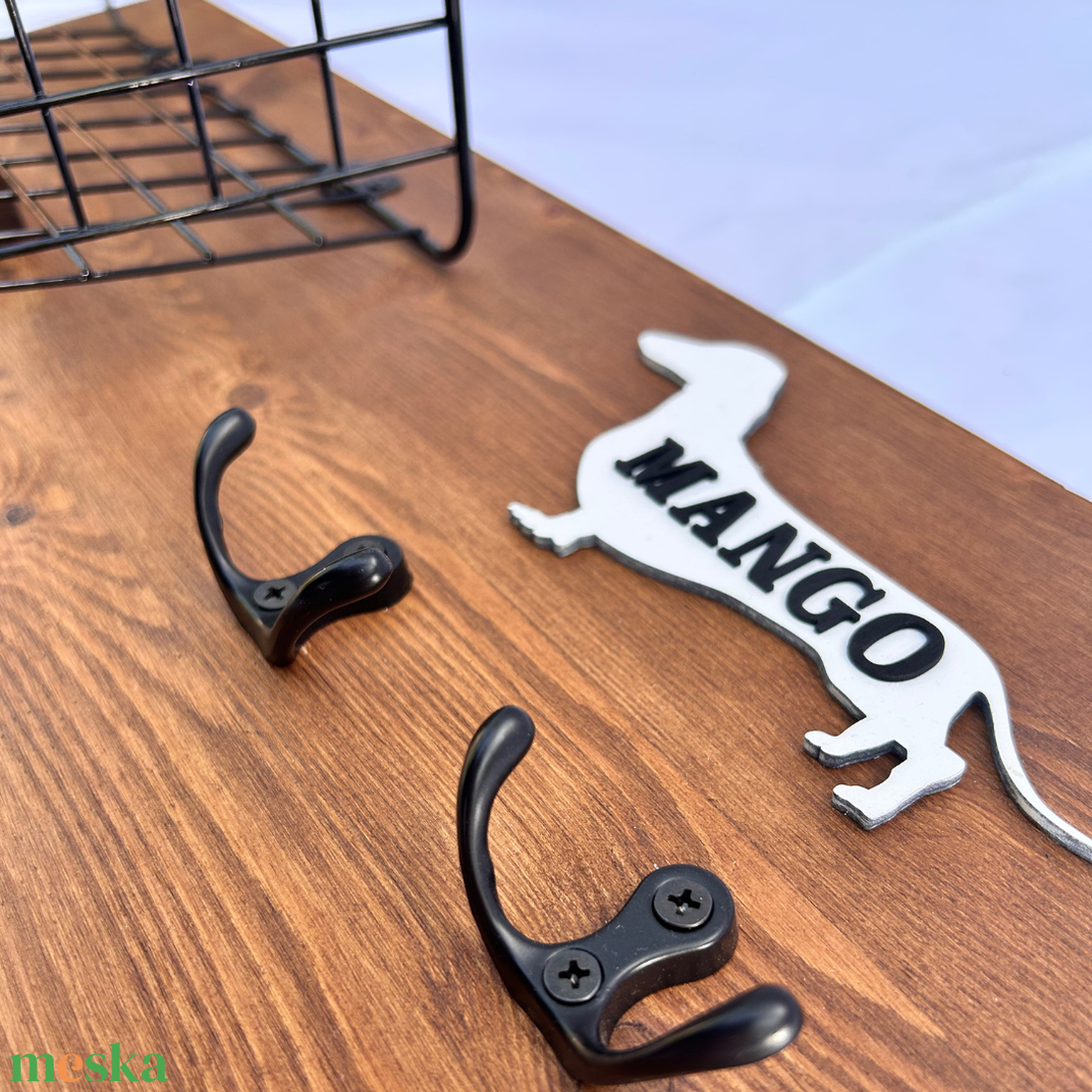 Tacskó mintás fali konzol játéktároló kosárral és póráz akasztóval (névvel kérhető) - otthon & életmód - kisállatoknak - kutyáknak - kutya póráz - Meska.hu