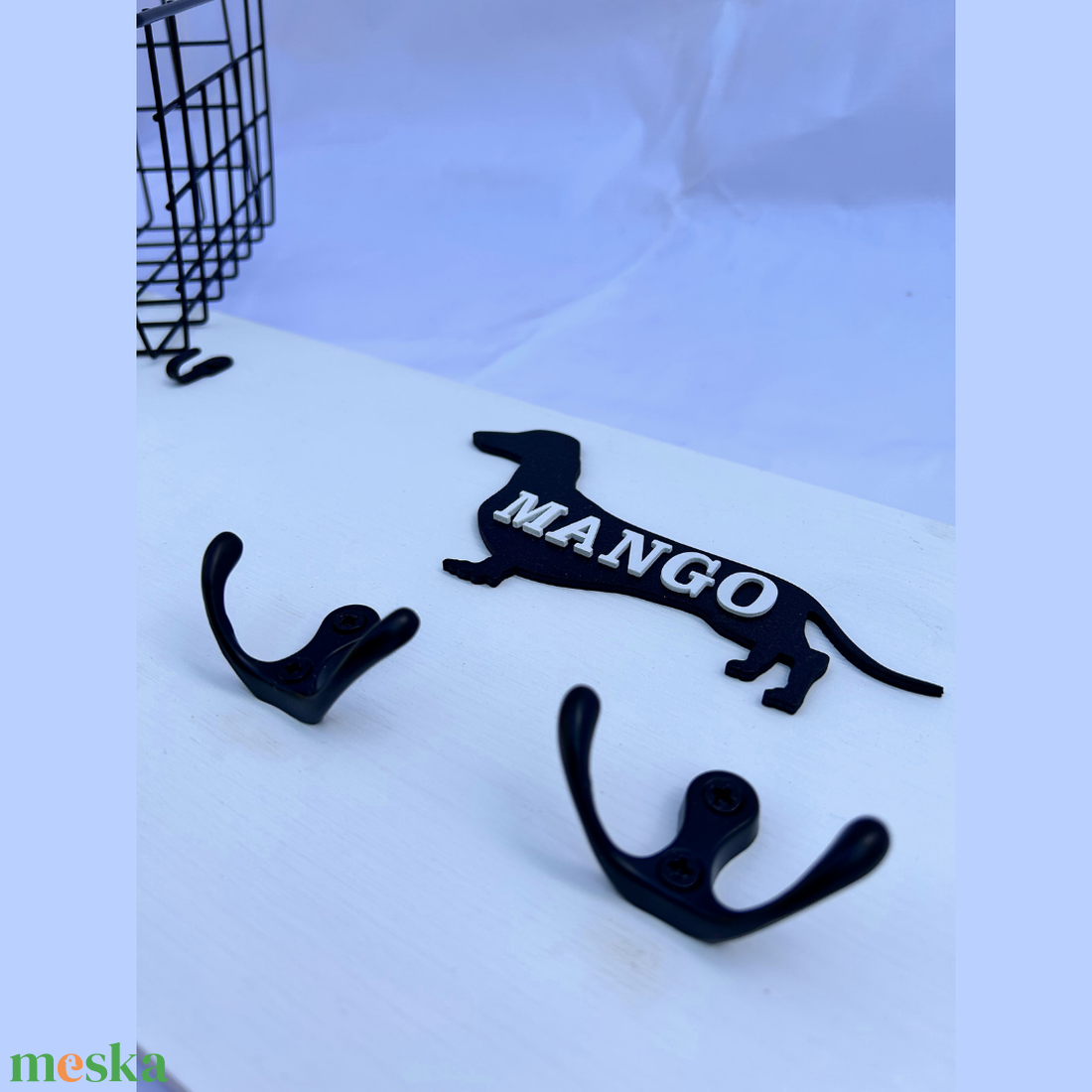 Tacskó mintás fali konzol játéktároló kosárral és póráz akasztóval (névvel kérhető) - otthon & életmód - kisállatoknak - kutyáknak - jutalomfalat tartó - Meska.hu