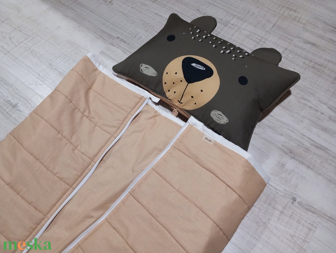 Gyermek hálózsák barna maci mintájú párnával 180x70 cm - otthon & életmód - babaszoba, gyerekszoba - falvédő gyerekszobába - Meska.hu