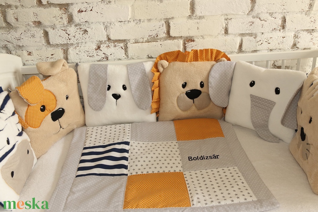 Patchwork babatakaró állatkás fejvédő párnákkal - otthon & életmód - babaszoba, gyerekszoba - baba ágynemű - Meska.hu Patchwork babatakaró állatkás fejvédő párnákkal - otthon & életmód - babaszoba, gyerekszoba - baba ágynemű - Meska.hu