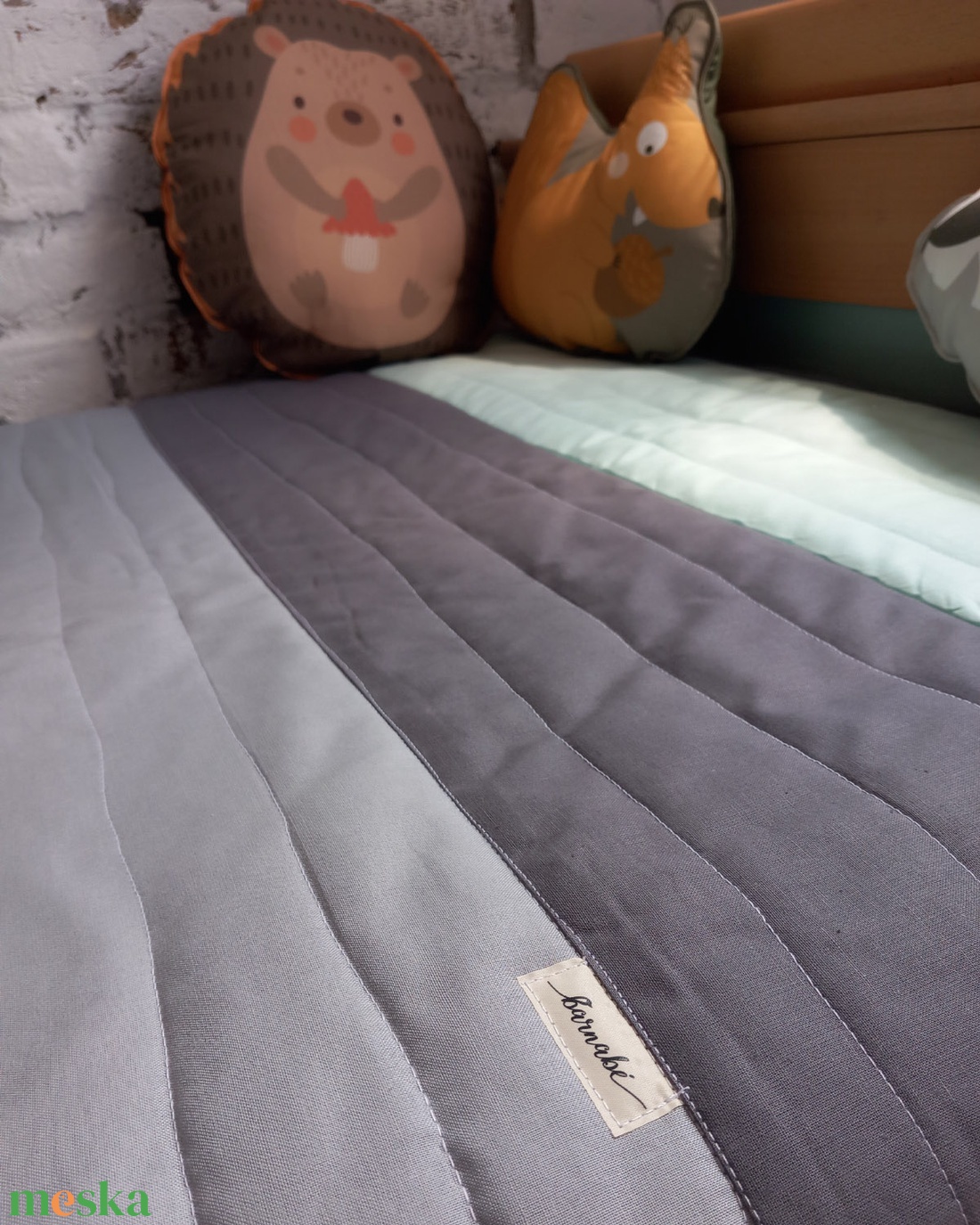 Patchwork ágytakaró szürke-menta színösszeállításban 130x180 cm  - játék & sport - 3 éves kor alattiaknak - játszószőnyeg - Meska.hu