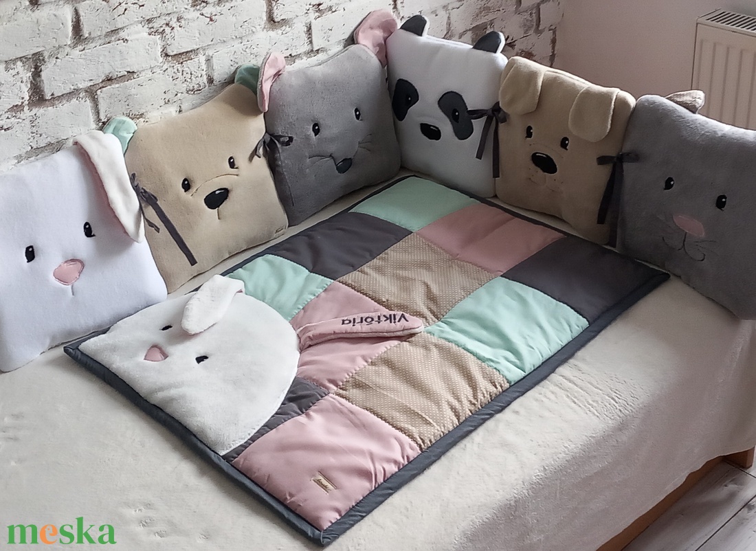 Patchwork babatakaró állatkás fejvédő párnákkal - otthon & életmód - babaszoba, gyerekszoba - baba ágynemű - Meska.hu Patchwork babatakaró állatkás fejvédő párnákkal - otthon & életmód - babaszoba, gyerekszoba - baba ágynemű - Meska.hu