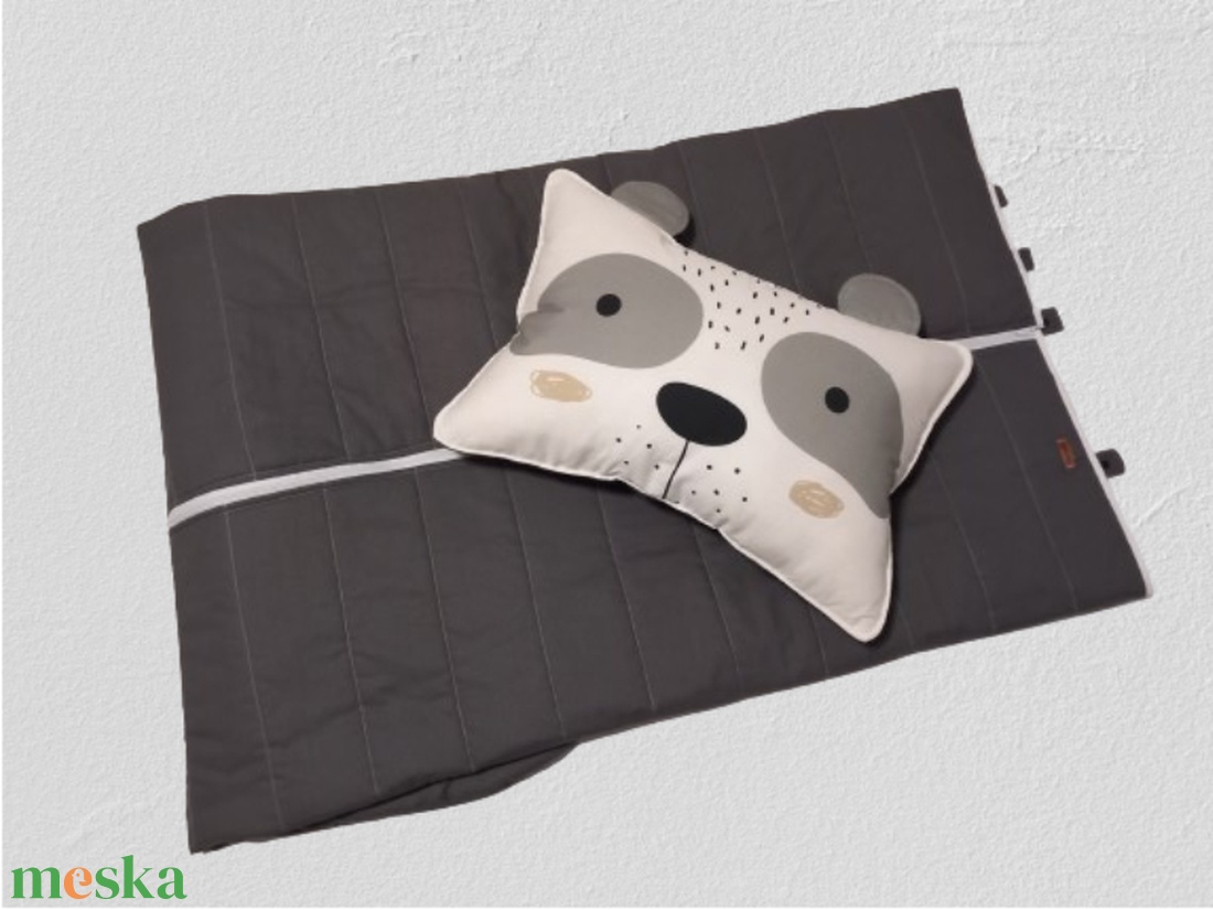 Gyermek hálózsák panda mintájú párnával 140x58 cm - otthon & életmód - babaszoba, gyerekszoba - falvédő gyerekszobába - Meska.hu Gyermek hálózsák panda mintájú párnával 140x58 cm - otthon & életmód - babaszoba, gyerekszoba - falvédő gyerekszobába - Meska.hu