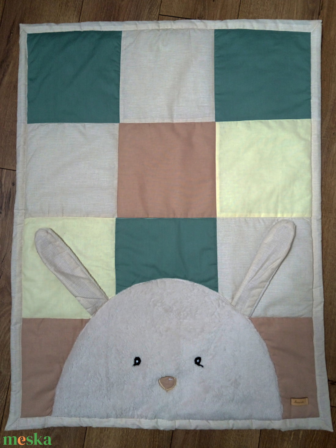 Baba méretű patchwork takaró nyuszival - otthon & életmód - babaszoba, gyerekszoba - babatakaró, gyerek pléd - Meska.hu Baba méretű patchwork takaró nyuszival - otthon & életmód - babaszoba, gyerekszoba - babatakaró, gyerek pléd - Meska.hu
