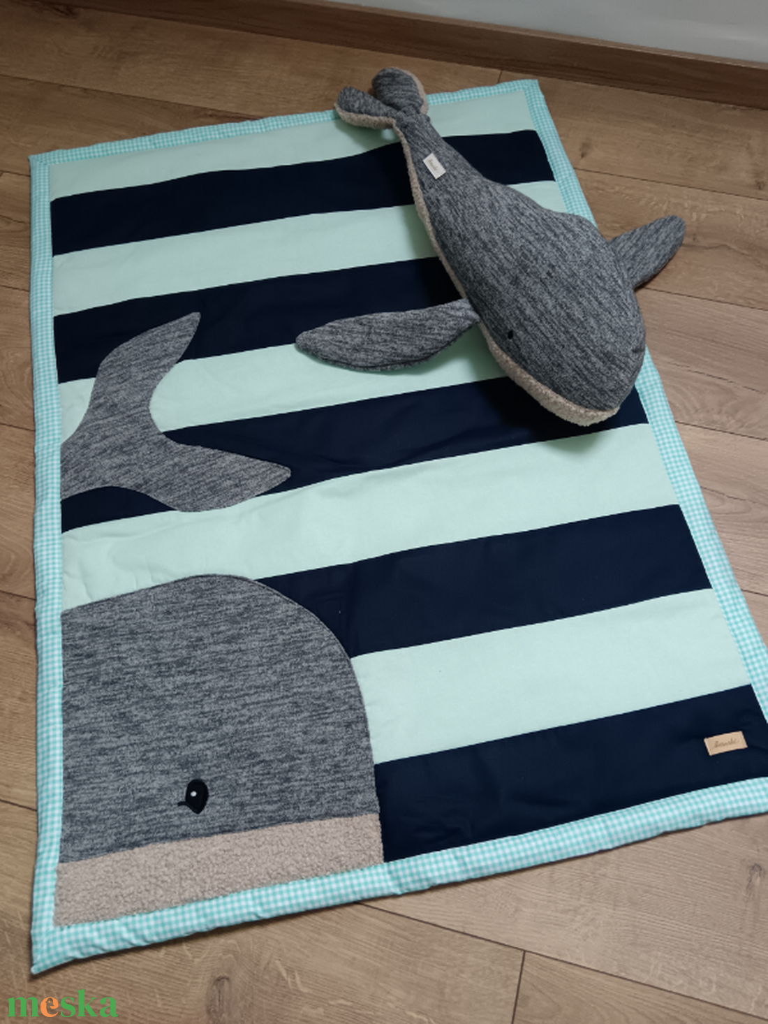 Baba méretű patchwork takaró bálnával - otthon & életmód - babaszoba, gyerekszoba - babatakaró, gyerek pléd - Meska.hu Baba méretű patchwork takaró bálnával - otthon & életmód - babaszoba, gyerekszoba - babatakaró, gyerek pléd - Meska.hu