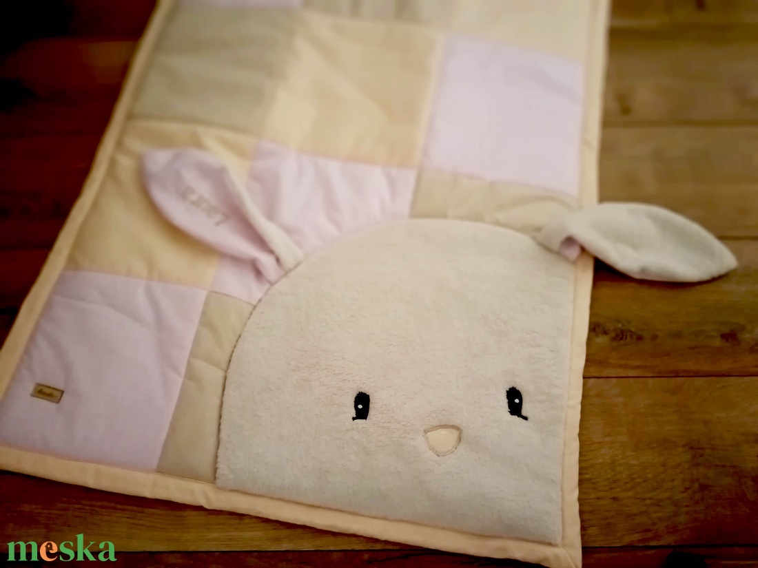 Baba méretű patchwork választható állattal, névvel, születési dátummal hímezve- EGYEDI RENDELÉS ALAPJÁN - otthon & életmód - babaszoba, gyerekszoba - babatakaró, gyerek pléd - Meska.hu Baba méretű patchwork választható állattal, névvel, születési dátummal hímezve- EGYEDI RENDELÉS ALAPJÁN - otthon & életmód - babaszoba, gyerekszoba - babatakaró, gyerek pléd - Meska.hu