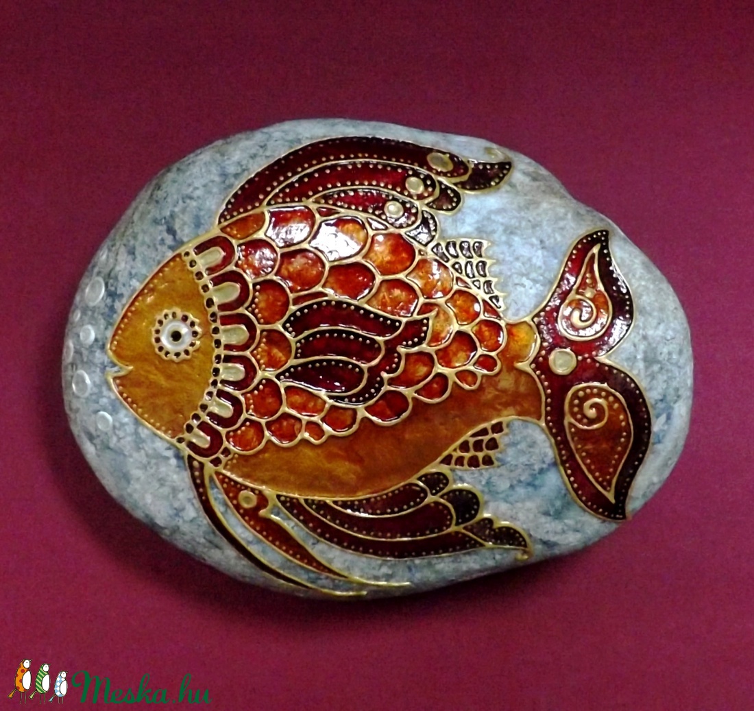 Aranyhal  (festett kő) -  - Meska.hu