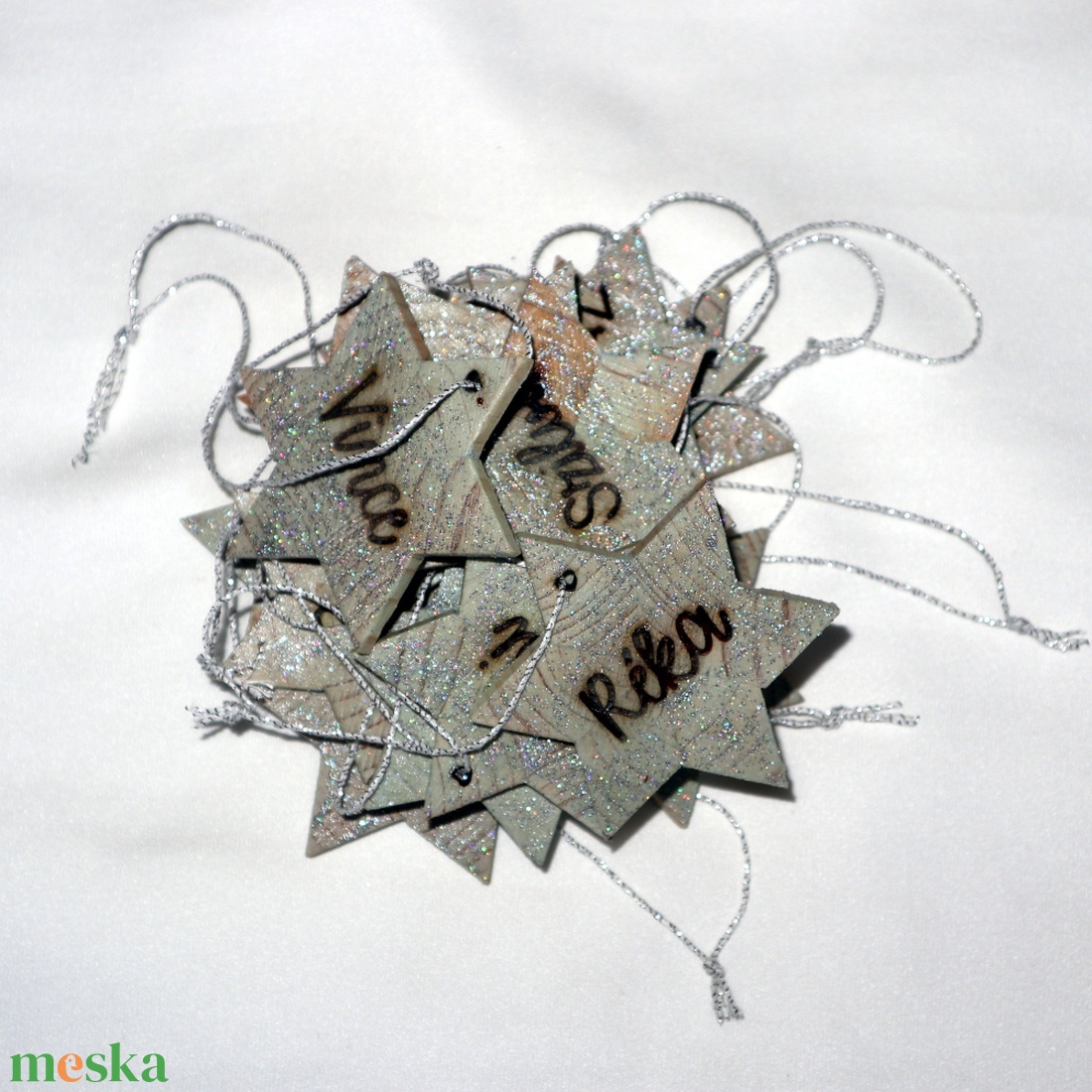 Saját névvel ellátott csillogó csillagok - karácsony - karácsonyi lakásdekoráció - karácsonyfadíszek - Meska.hu