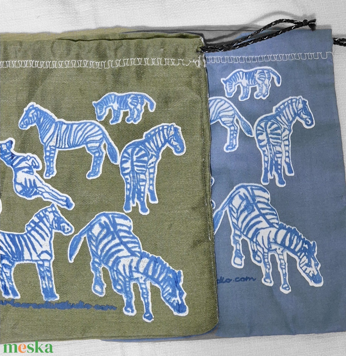 Zebrás zsák - otthon & életmód - papír, írószer - ajándékozás kellékei - ajándékzsák, csomagolás - Meska.hu