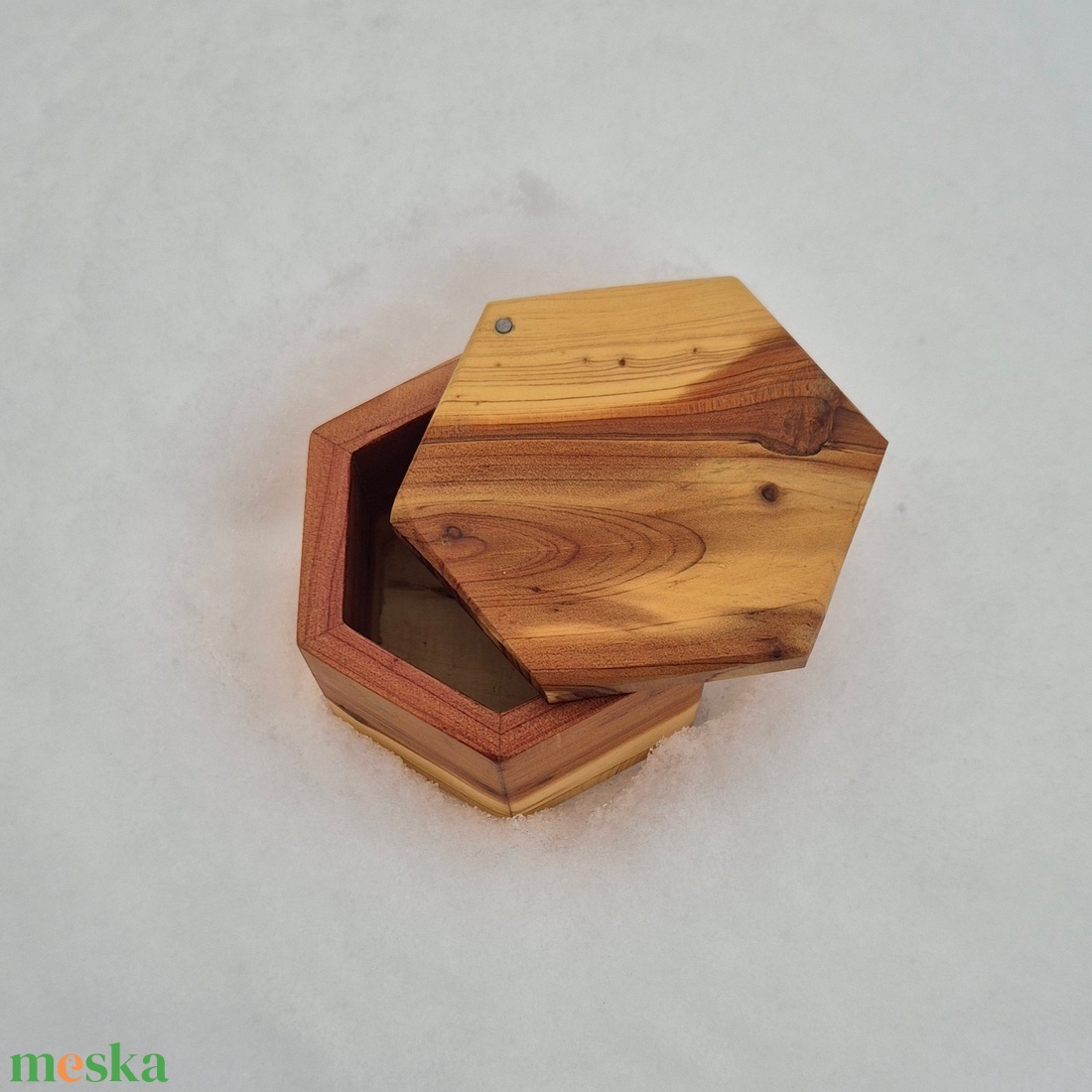 Elforgatható tetejű boróka ékszerdoboz kicsi - ékszer - ékszertartó - ékszerdoboz - Meska.hu