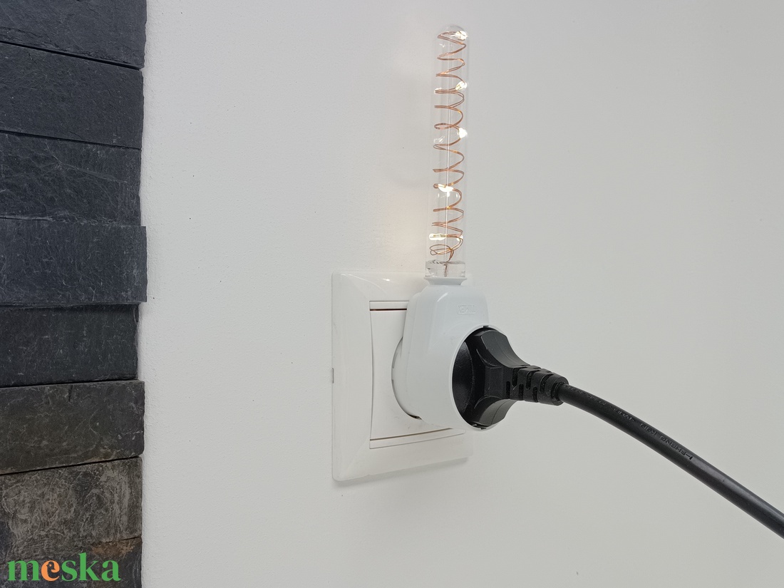 Spirál -- Irányfény, éjjelifény csatlakozóaljzattal, melegfehér színben, párban, öt év garanciával - otthon & életmód - lámpa - hangulatlámpa - Meska.hu