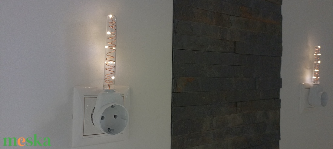 Spirál -- Irányfény, éjjelifény csatlakozóaljzattal, melegfehér színben, párban, öt év garanciával - otthon & életmód - lámpa - hangulatlámpa - Meska.hu