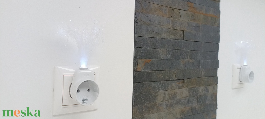 Kócos -- Irányfény, éjjelifény csatlakozóaljzattal, hidegfehér színben, párban, öt év garanciával - otthon & életmód - lámpa - hangulatlámpa - Meska.hu