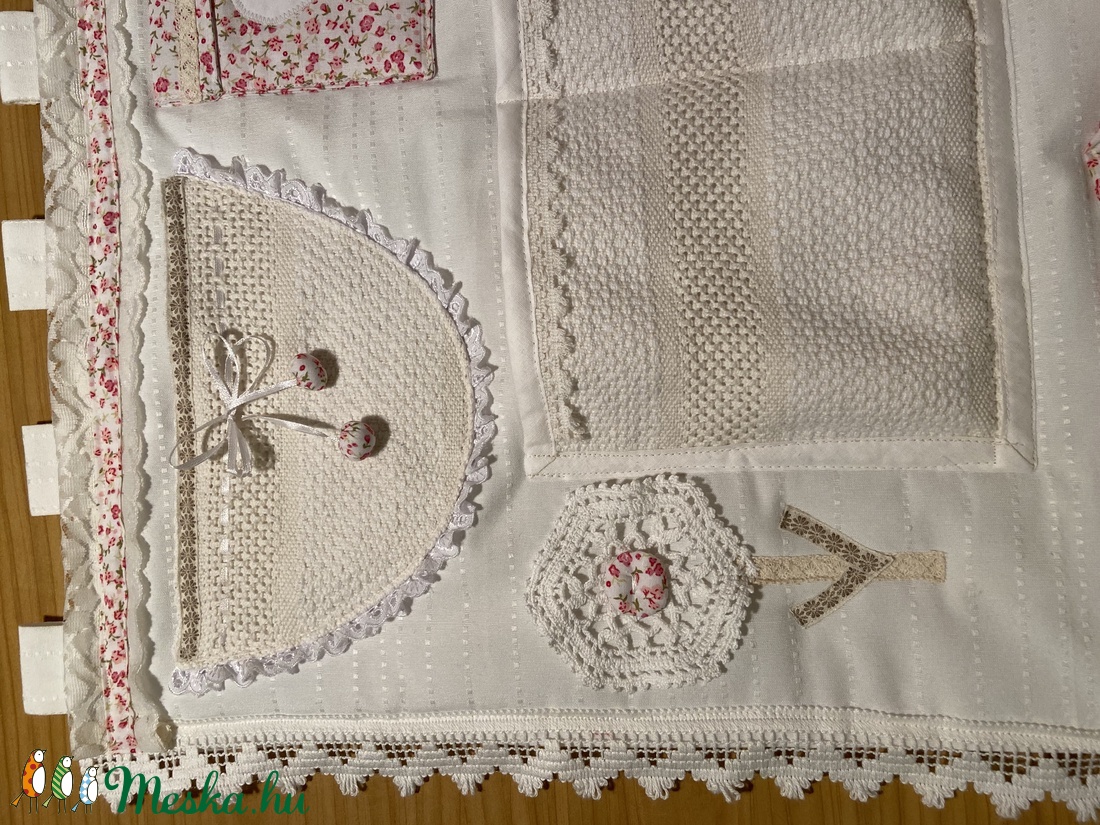Zsebes tároló Vintage jellegű horgolt virággal - otthon & életmód - tárolás & rendszerezés - fali tároló - Meska.hu Zsebes tároló Vintage jellegű horgolt virággal - otthon & életmód - tárolás & rendszerezés - fali tároló - Meska.hu