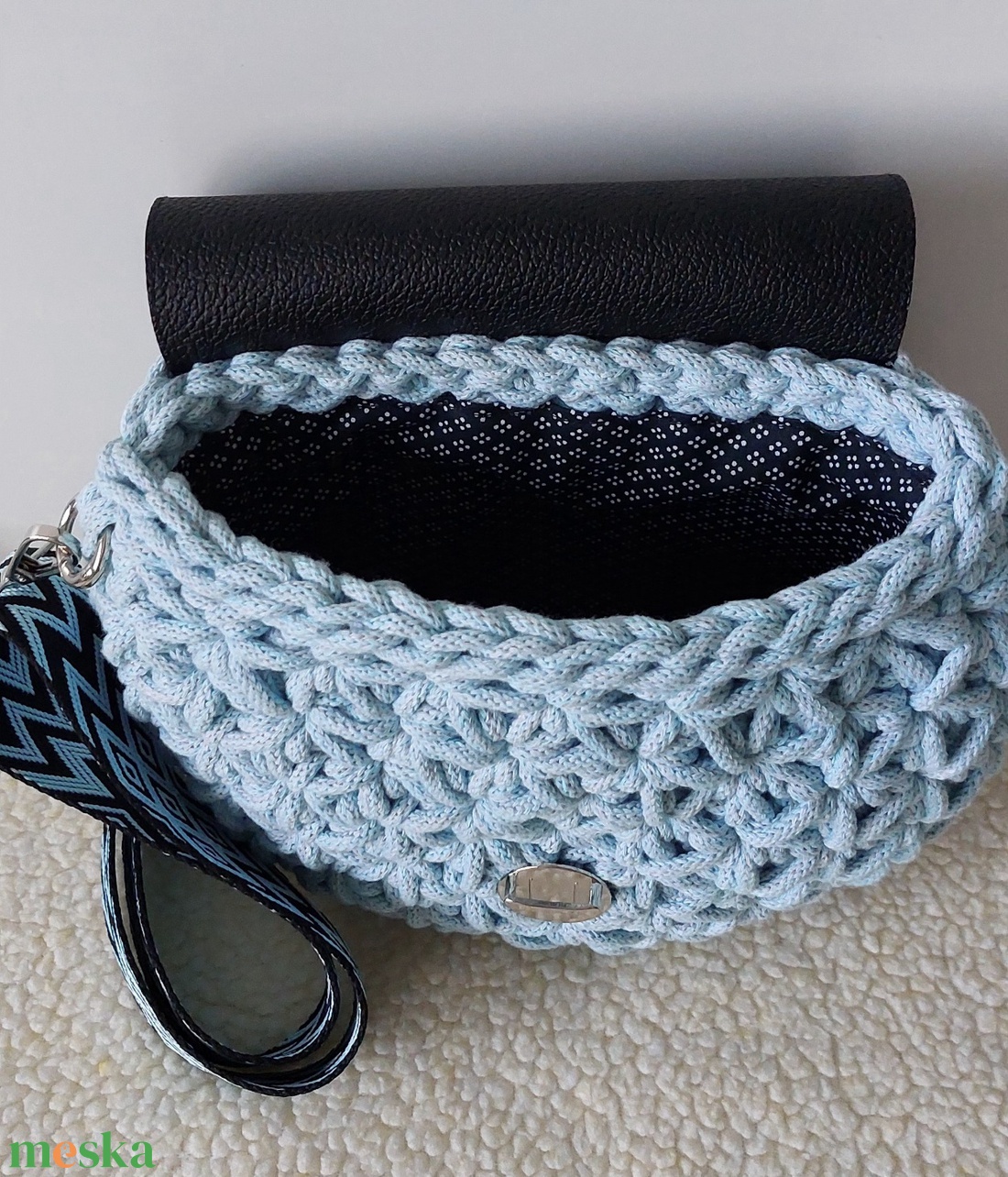 Horgolt táska  - táska & tok - kézitáska & válltáska - vállon átvethető táska - Meska.hu