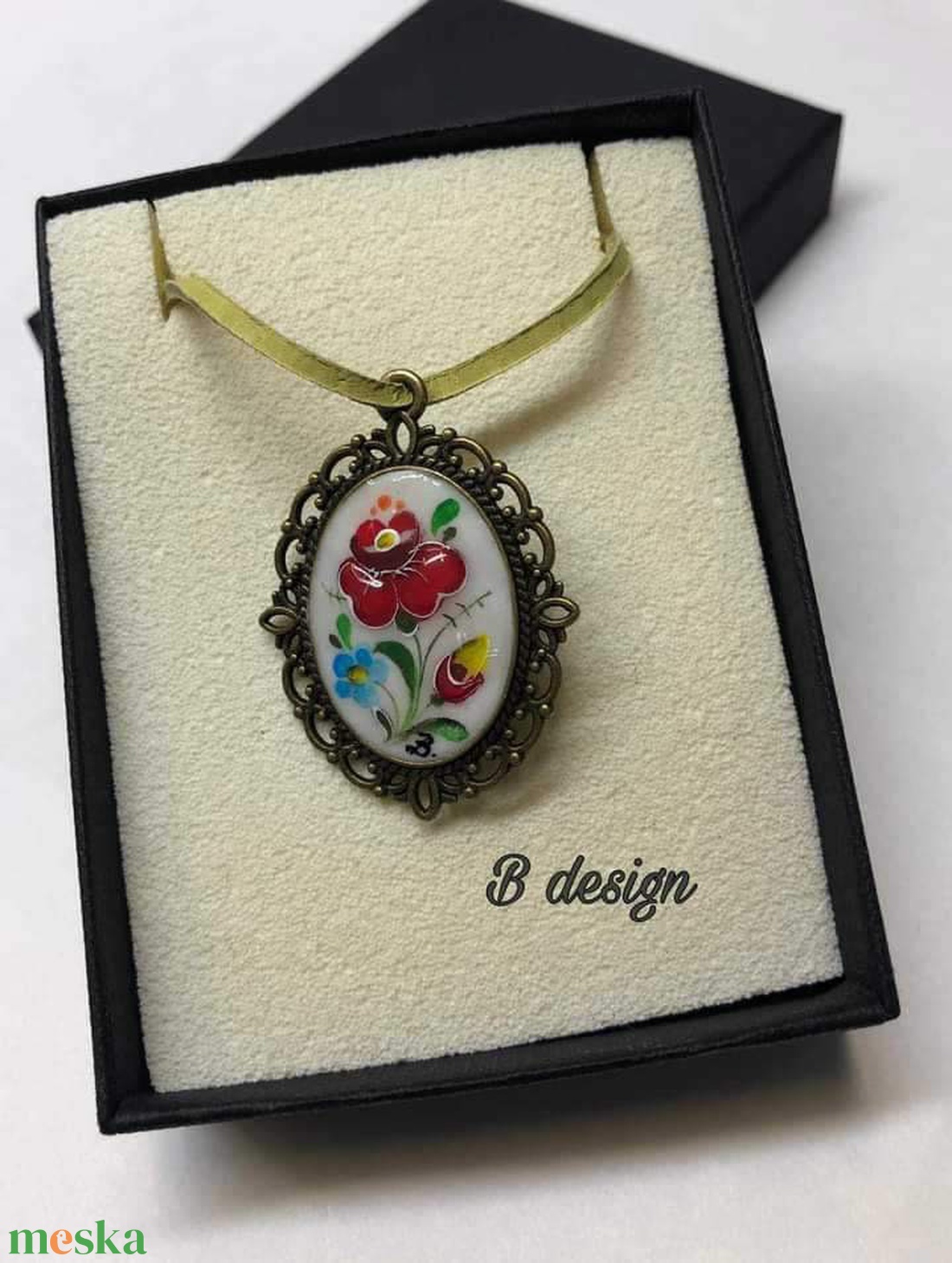#4 Népi motívummal díszített medál  - ékszer - nyaklánc - medál - Meska.hu