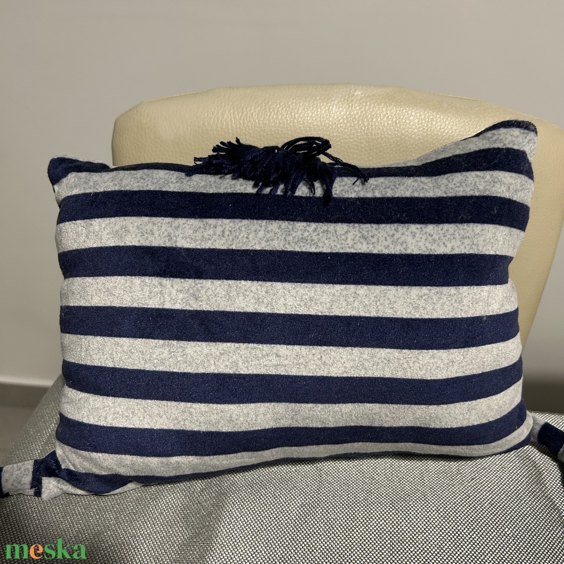 Csíkos nagy szemű párna - otthon & életmód - babaszoba, gyerekszoba - babaszoba, gyerekszoba - Meska.hu