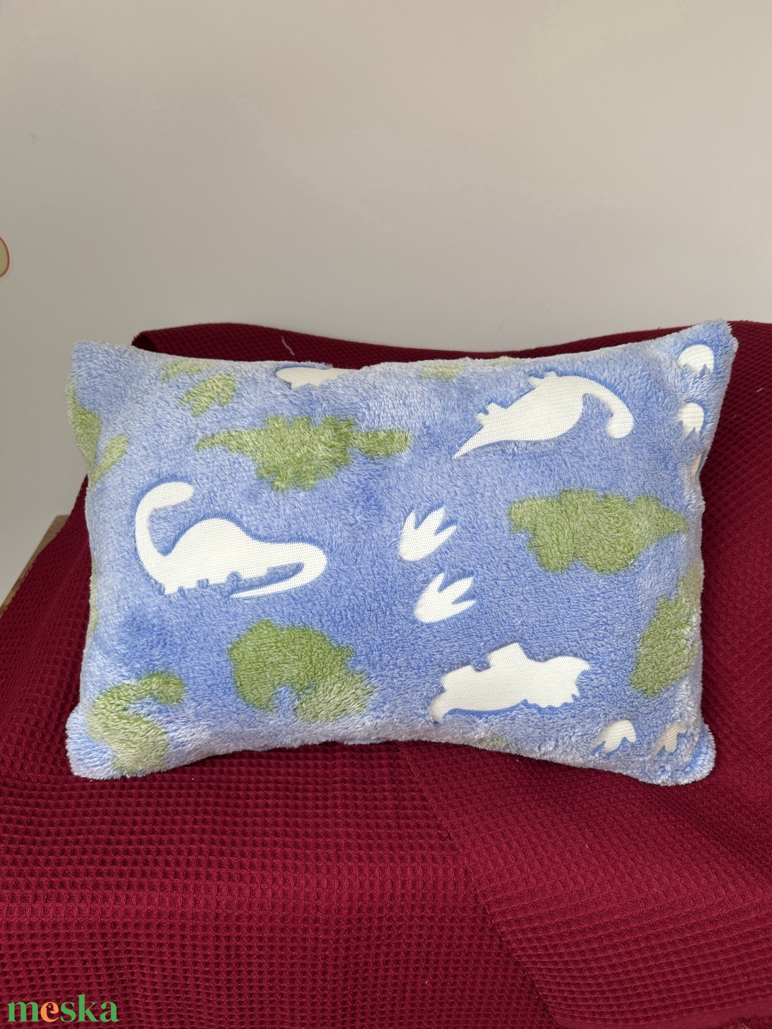 Sötétben világító dinós párna - játék & sport - plüssállat & játékfigura - plüss dínók - Meska.hu