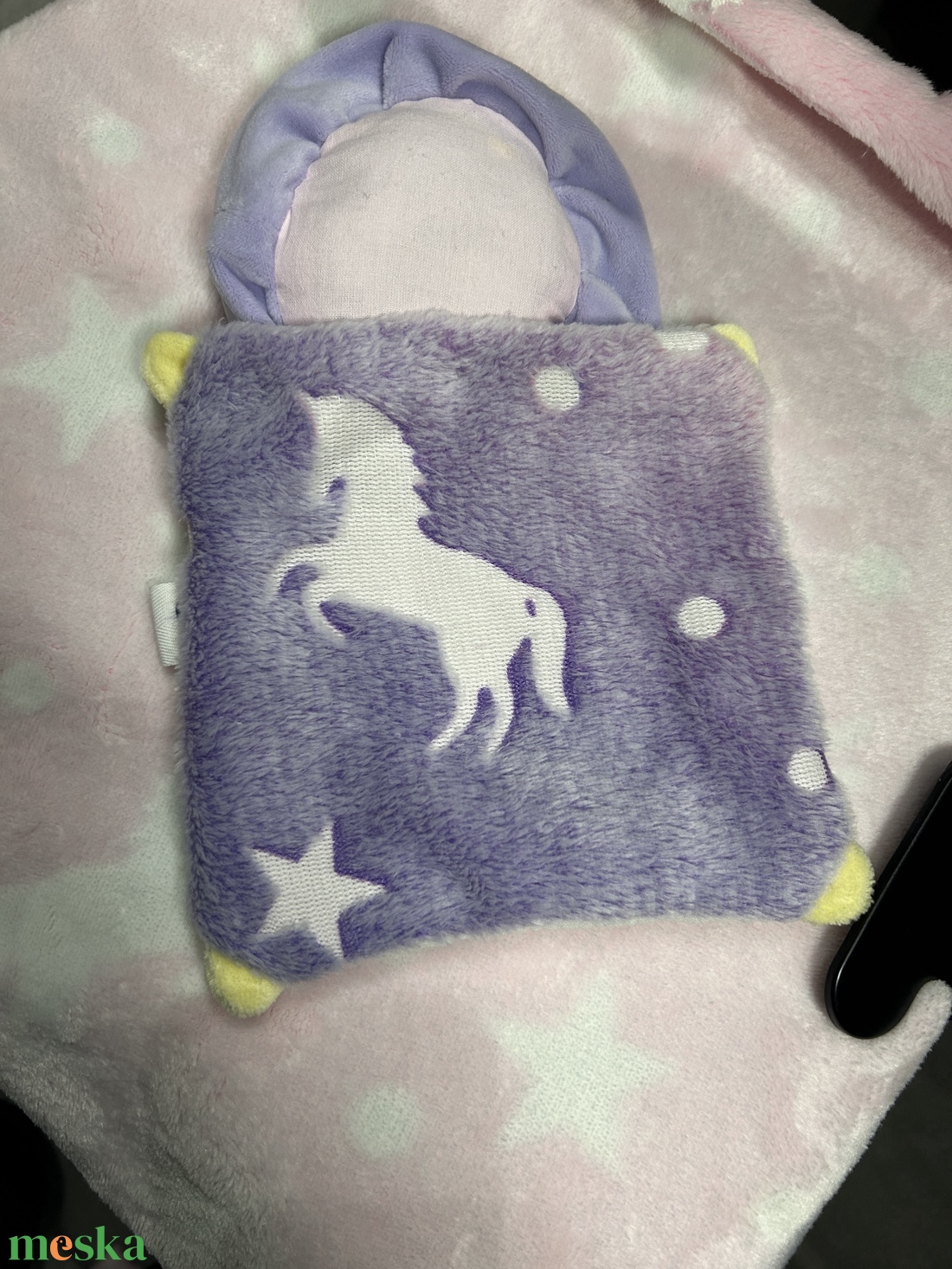 Sötétben világítós oroszlán szundikendő - baba - mama - baba játékok - szundikendő, alvóka - Meska.hu