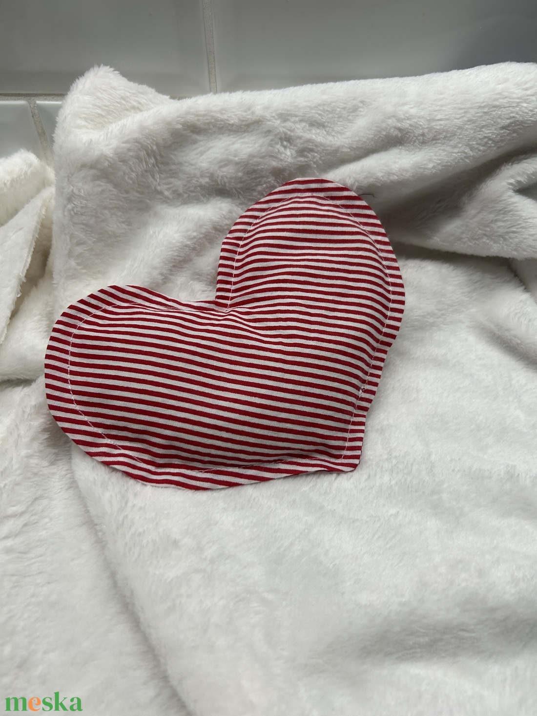 Szív alakú relax levendulás szempárna, mosható huzattal - szépségápolás - egészségmegőrzési kellékek - gyógynövénypárna - Meska.hu