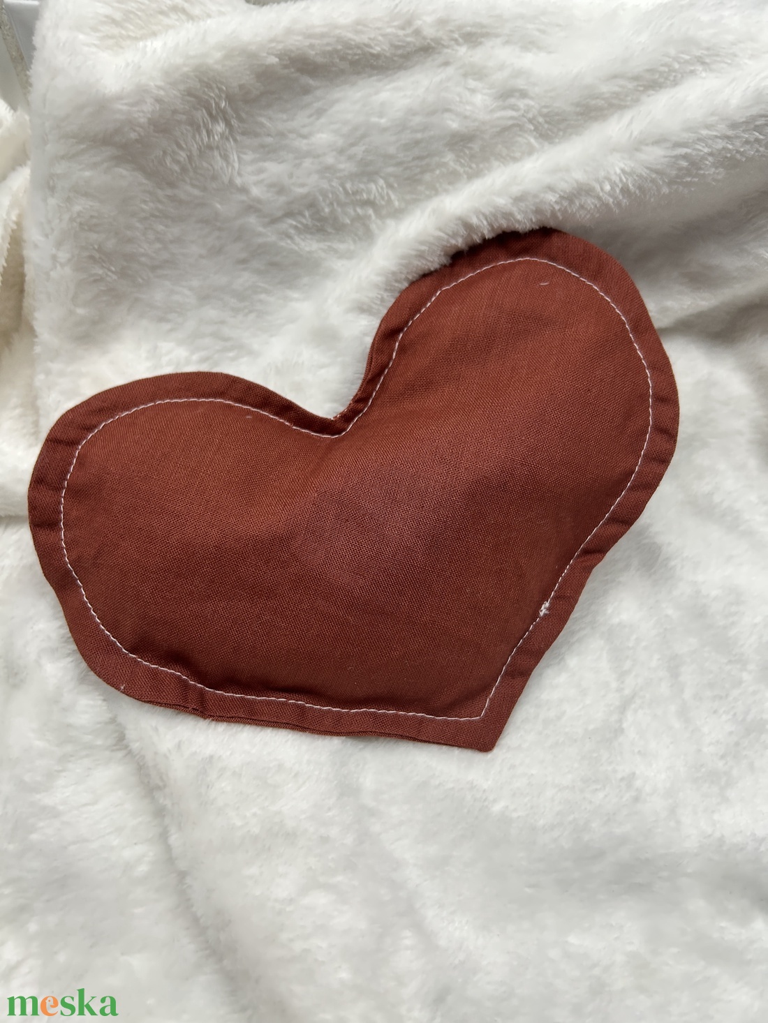 Szív alakú relax levendulás szempárna, mosható huzattal - szépségápolás - egészségmegőrzési kellékek - gyógynövénypárna - Meska.hu