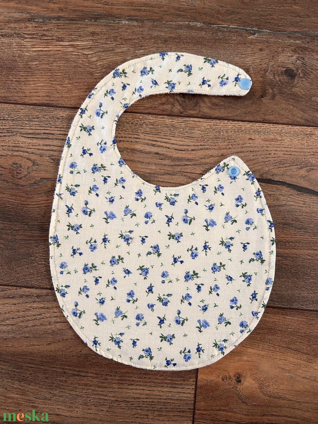 Vízhatlan virágos baba, kisgyermek előke - baba - mama - szoptatási, etetési kellékek - partedli, előke - Meska.hu