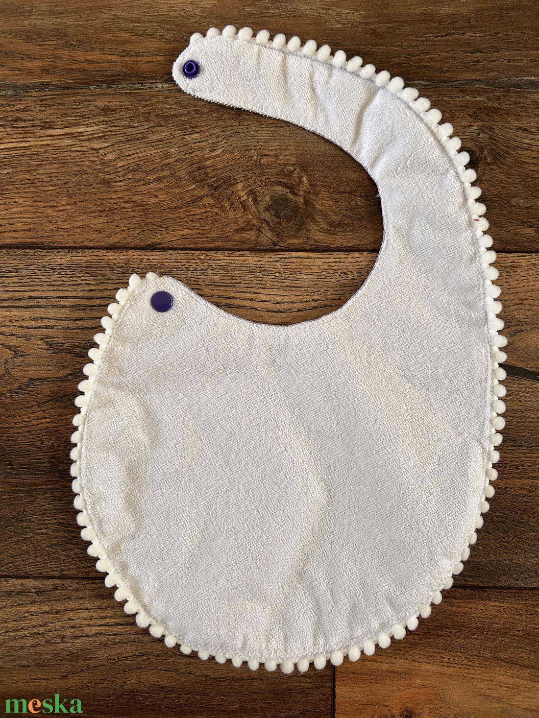 Vízhatlan levendula lila, pöttyös baba, kisgyermek előke - baba - mama - szoptatási, etetési kellékek - partedli, előke - Meska.hu