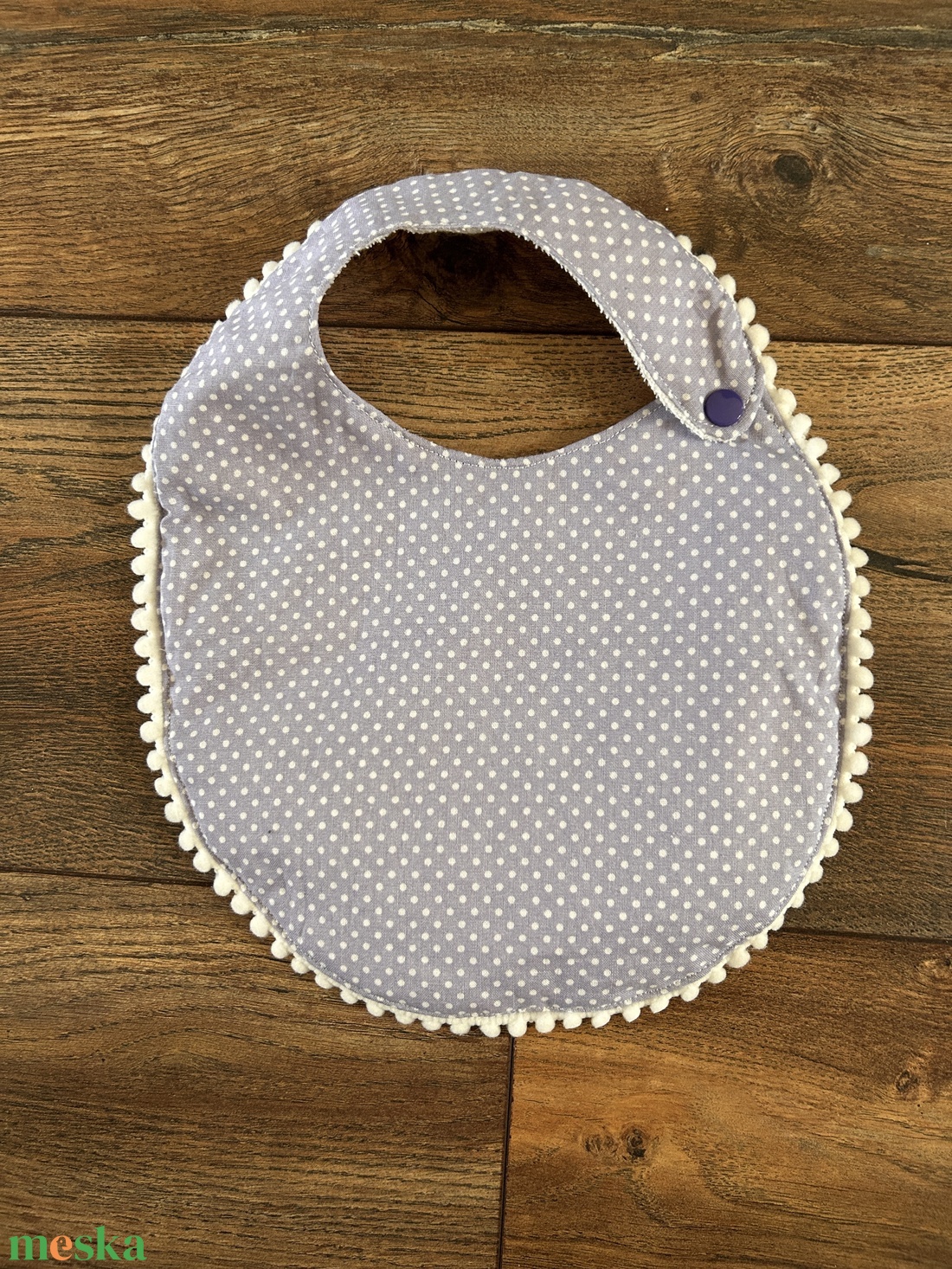 Vízhatlan levendula lila, pöttyös baba, kisgyermek előke - baba - mama - szoptatási, etetési kellékek - partedli, előke - Meska.hu