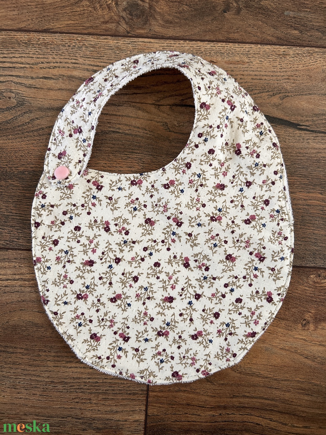 Vízhatlan virágos baba, kisgyermek előke - baba - mama - szoptatási, etetési kellékek - partedli, előke - Meska.hu