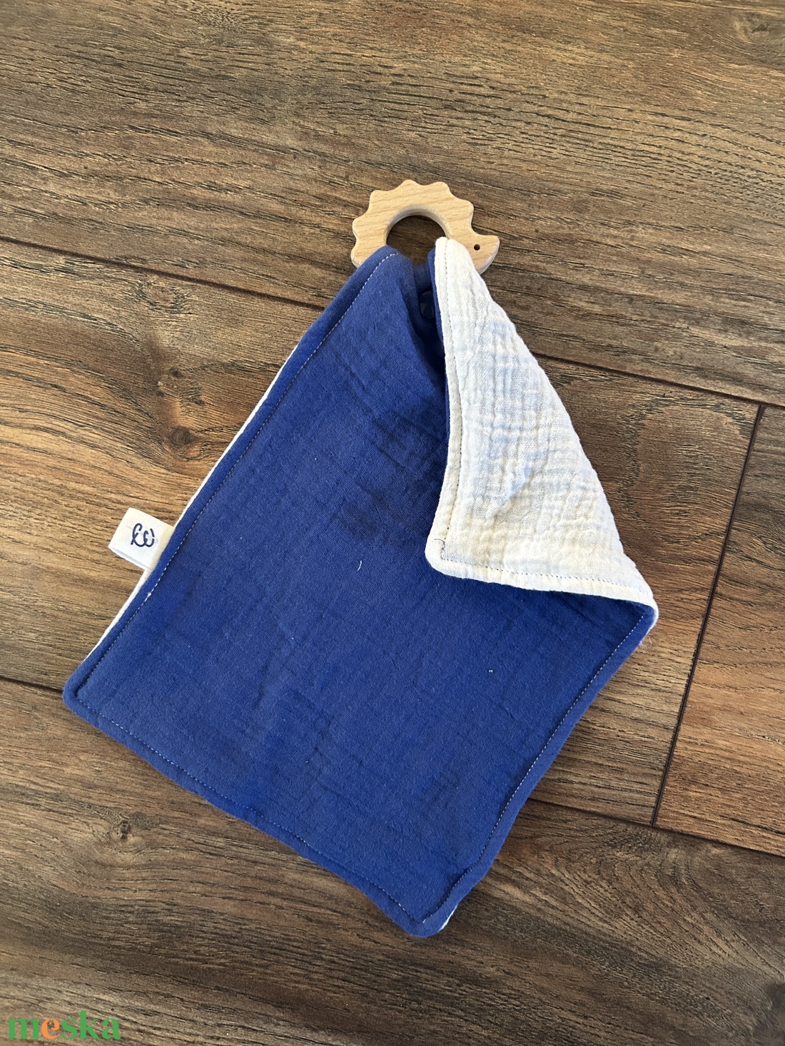 Kék-fehér szundikendő süni rágókával - baba - mama - baba játékok - szundikendő, alvóka - Meska.hu