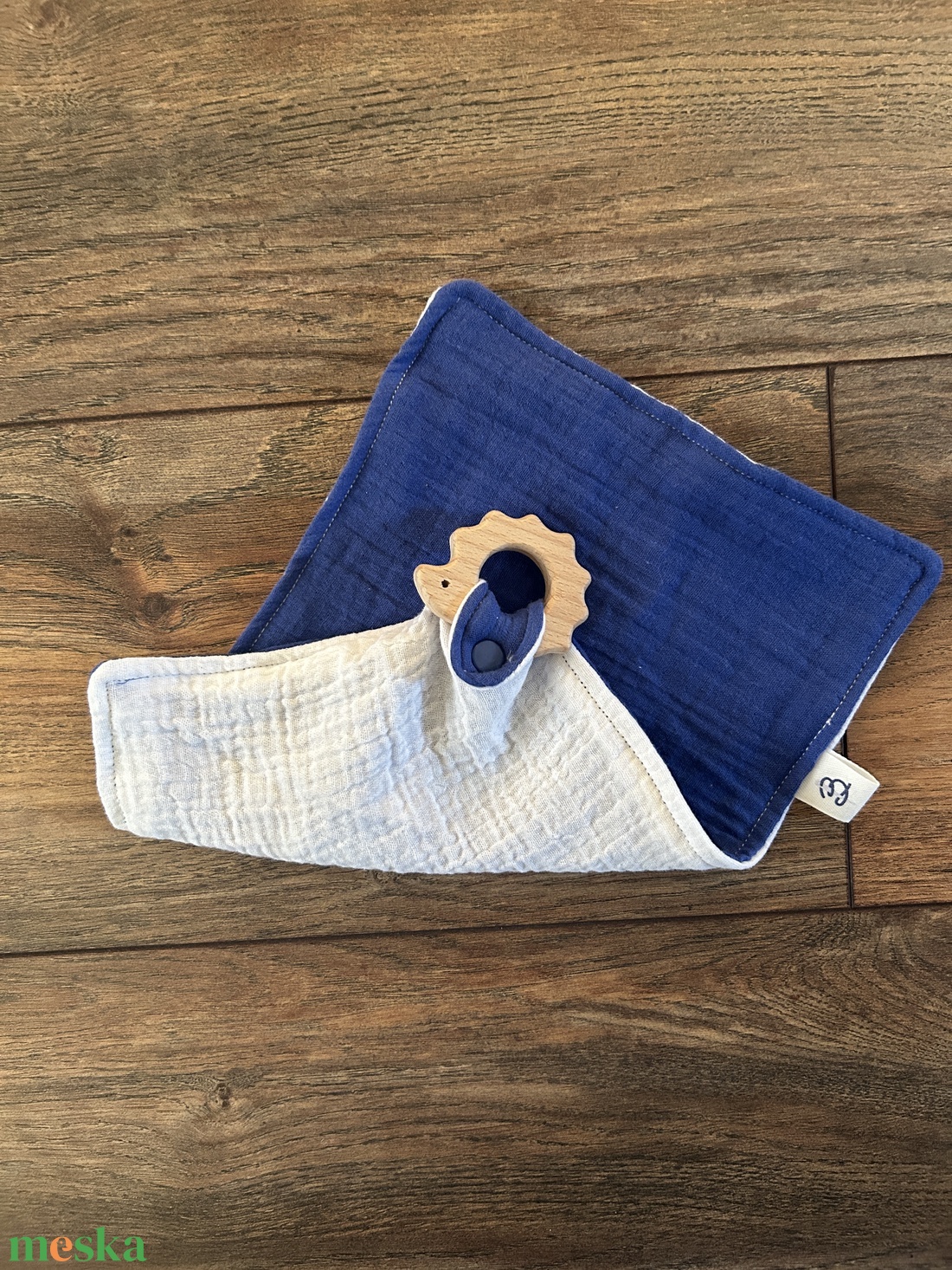 Kék-fehér szundikendő süni rágókával - baba - mama - baba játékok - szundikendő, alvóka - Meska.hu