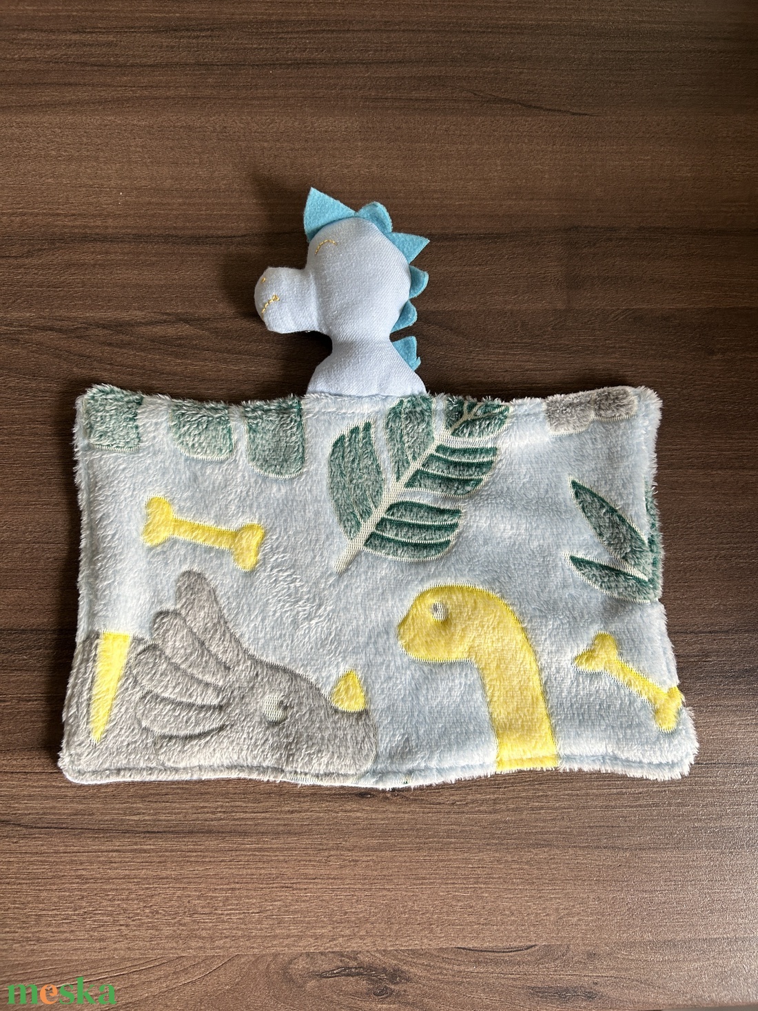 Világítós dinós szundikendő - baba - mama - baba játékok - szundikendő, alvóka - Meska.hu