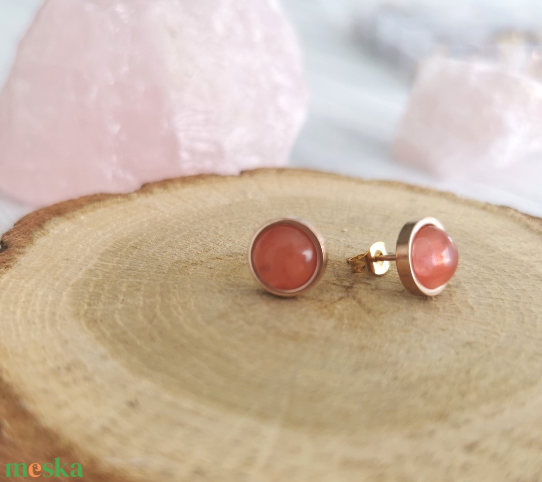 Cseresznyekvarc ásványfülbevaló rosegold színű alapon - NEMESACÉL - ékszer - fülbevaló - pötty fülbevaló - Meska.hu