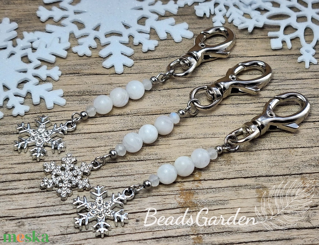 Strasszos Hópehely kulcstartó holdkő ásványból - táska & tok - kulcstartó & táskadísz - kulcstartó - Meska.hu