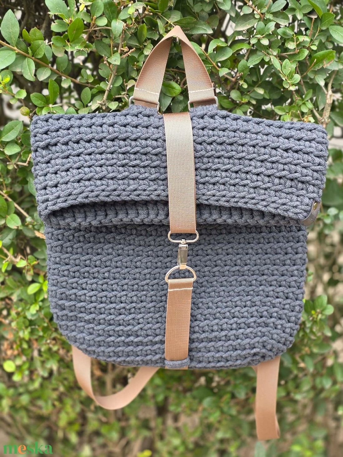 Horgolt rolltop hátizsák � antracitszürke, bélelt, két belső zsebbel - táska & tok - hátizsák - roll top hátizsák - Meska.hu