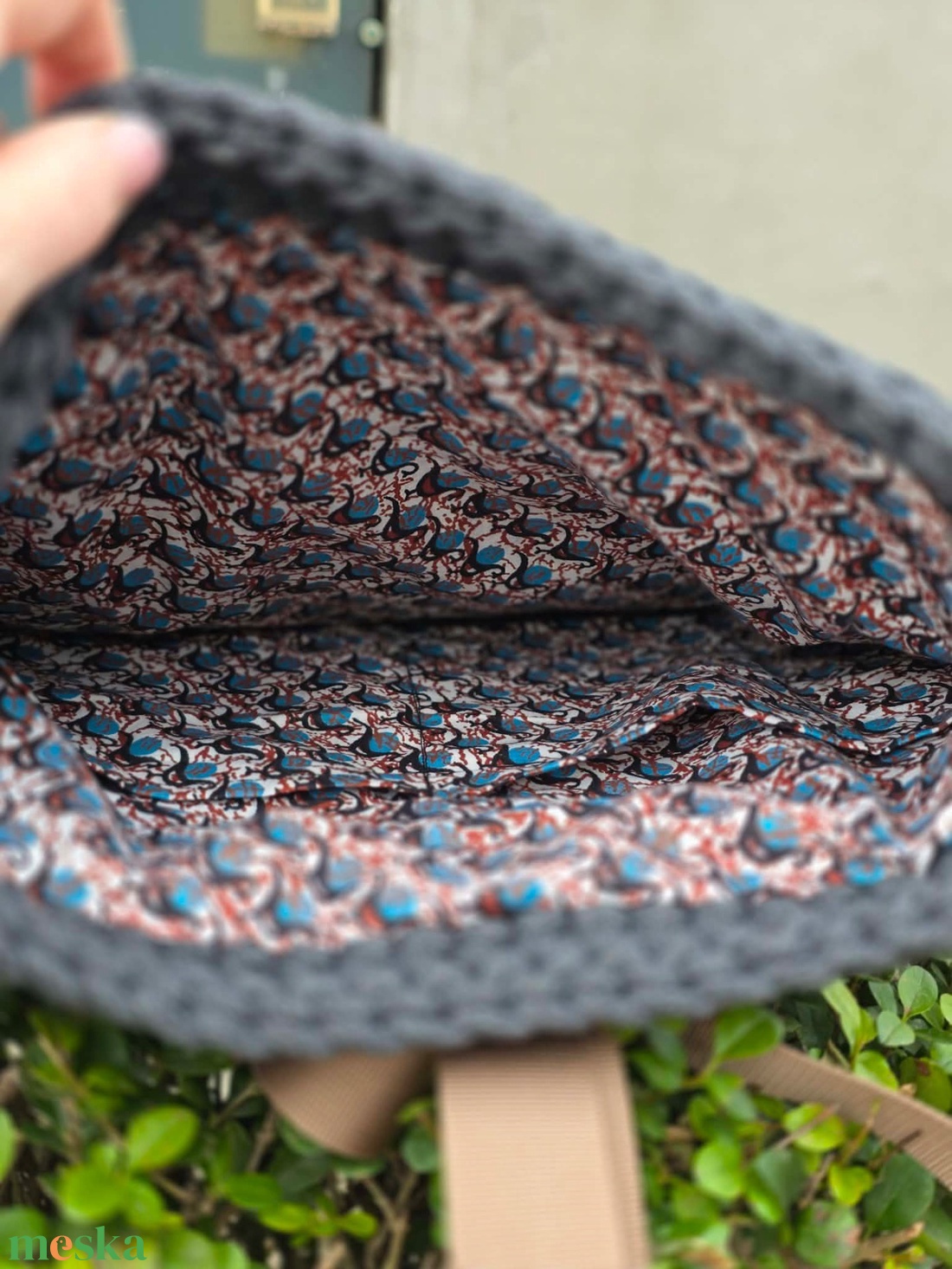 Horgolt rolltop hátizsák � antracitszürke, bélelt, két belső zsebbel - táska & tok - hátizsák - roll top hátizsák - Meska.hu