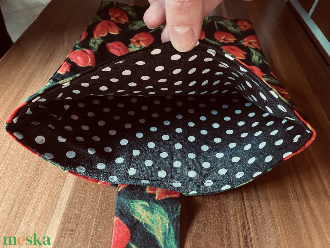 Pamutvászon könyvtok, tulipános és pöttyös pamutvászonból - könyv & zene - könyvtok - Meska.hu Pamutvászon könyvtok, tulipános és pöttyös pamutvászonból - könyv & zene - könyvtok - Meska.hu