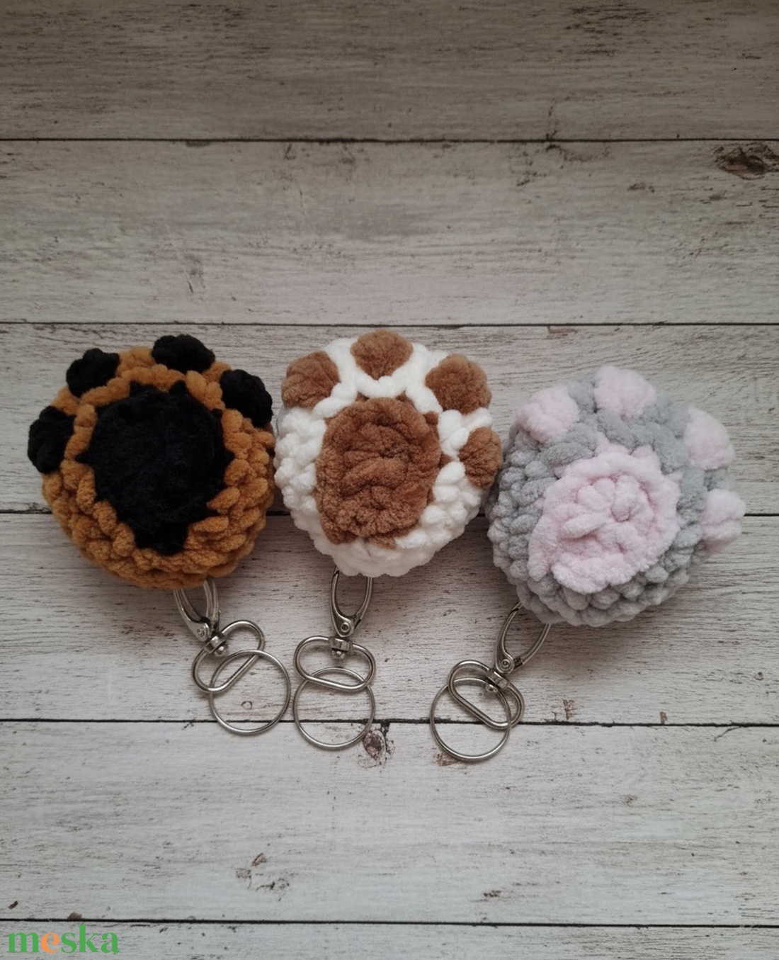 Horgolt mancs kulcstartó szett - táska & tok - kulcstartó & táskadísz - kulcstartó - Meska.hu Horgolt mancs kulcstartó szett - táska & tok - kulcstartó & táskadísz - kulcstartó - Meska.hu