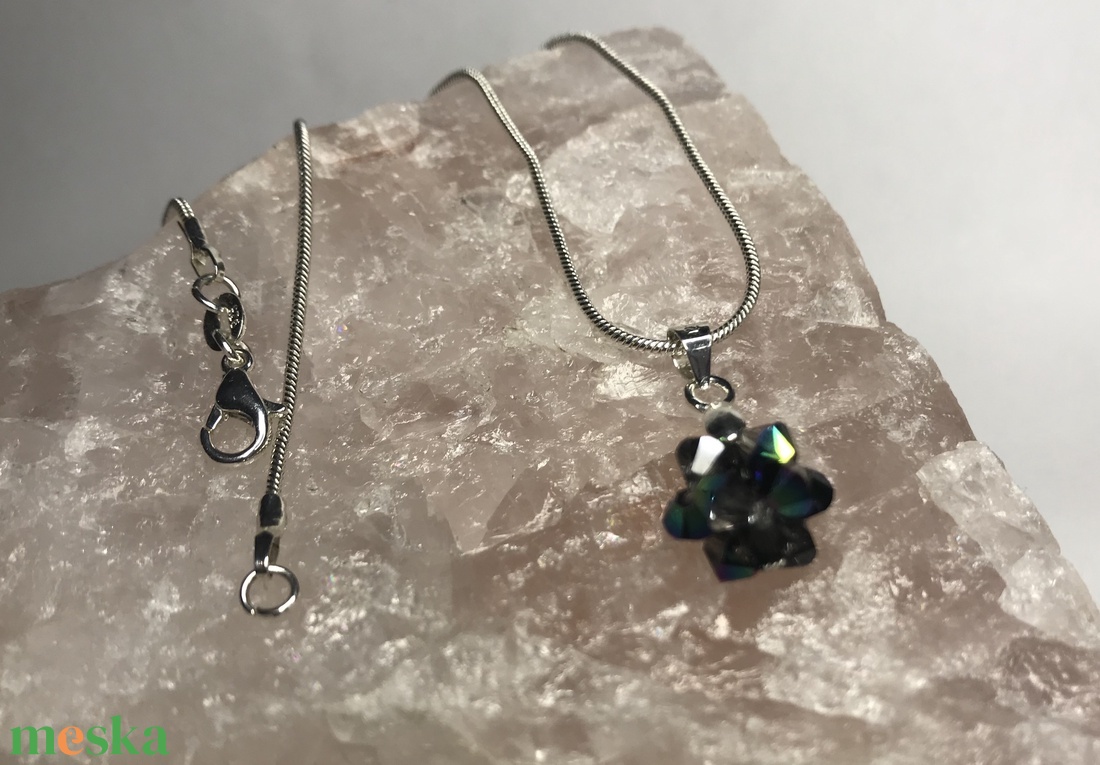 Swarovski Scarabeus Green 925 Sterling Ezüst nyaklánc medállal - ékszer - nyaklánc - medálos nyaklánc - Meska.hu Swarovski Scarabeus Green 925 Sterling Ezüst nyaklánc medállal - ékszer - nyaklánc - medálos nyaklánc - Meska.hu