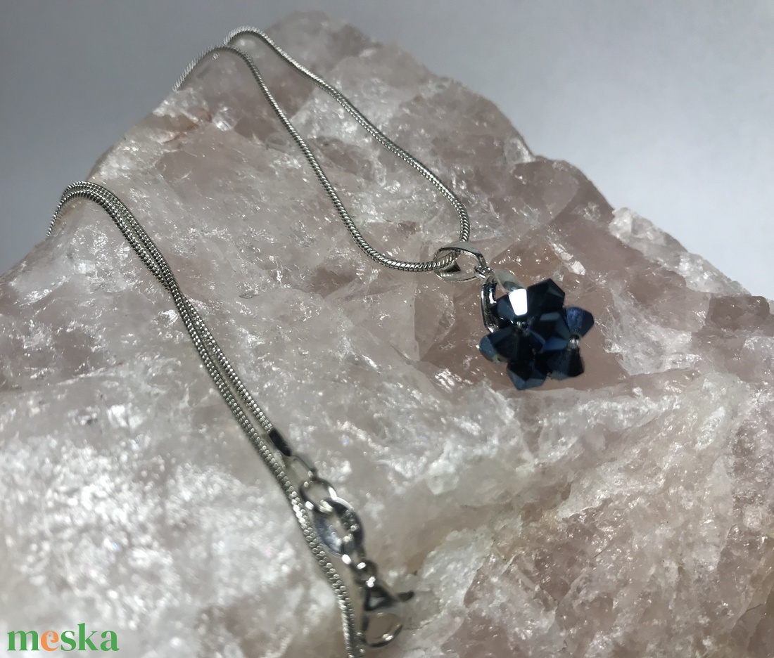 Swarovski Metallic Blue 925 Sterling Ezüst nyaklánc medállal - ékszer - nyaklánc - medálos nyaklánc - Meska.hu Swarovski Metallic Blue 925 Sterling Ezüst nyaklánc medállal - ékszer - nyaklánc - medálos nyaklánc - Meska.hu