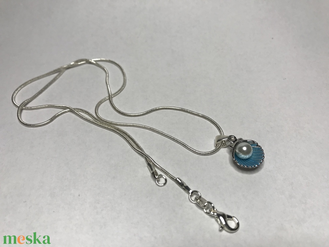 Ezüst 925 nyaklánc kék színű kagyló medállal - ékszer - nyaklánc - medálos nyaklánc - Meska.hu