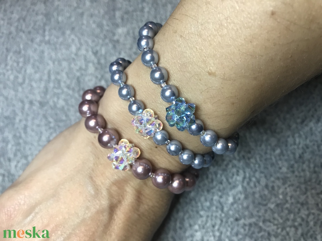 Swarovski Crystal AB kagyló karkötő, Rosegold, szürke, fekete, rózsaszín, fehér - ékszer - karkötő - gyöngyös karkötő - Meska.hu Swarovski Crystal AB kagyló karkötő, Rosegold, szürke, fekete, rózsaszín, fehér - ékszer - karkötő - gyöngyös karkötő - Meska.hu