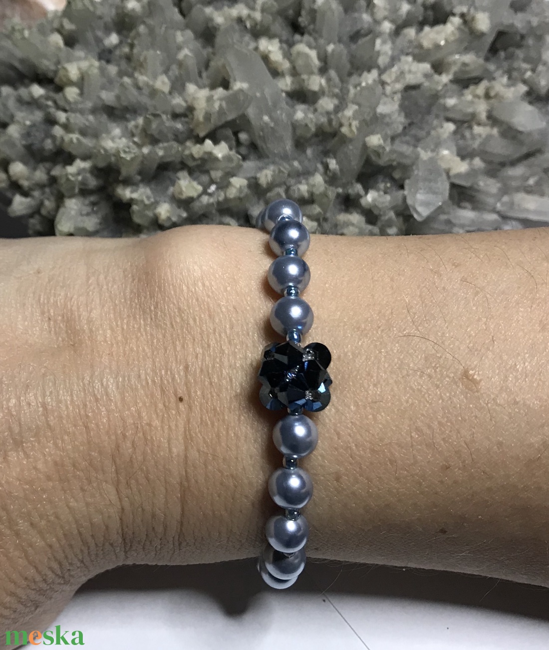 Gyöngy Swarovski Mettalic Blue charmos karkötő világoskék gyönggyel - ékszer - karkötő - Meska.hu Gyöngy Swarovski Mettalic Blue charmos karkötő világoskék gyönggyel - ékszer - karkötő - Meska.hu