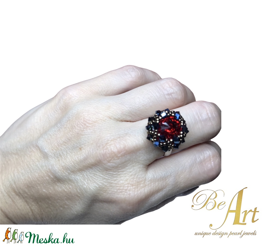 Swarovski gyűrű Piros, Metallic Blue Egyedi nikkelmentes, jegygyűrű - ékszer - gyűrű - többköves gyűrű - Meska.hu