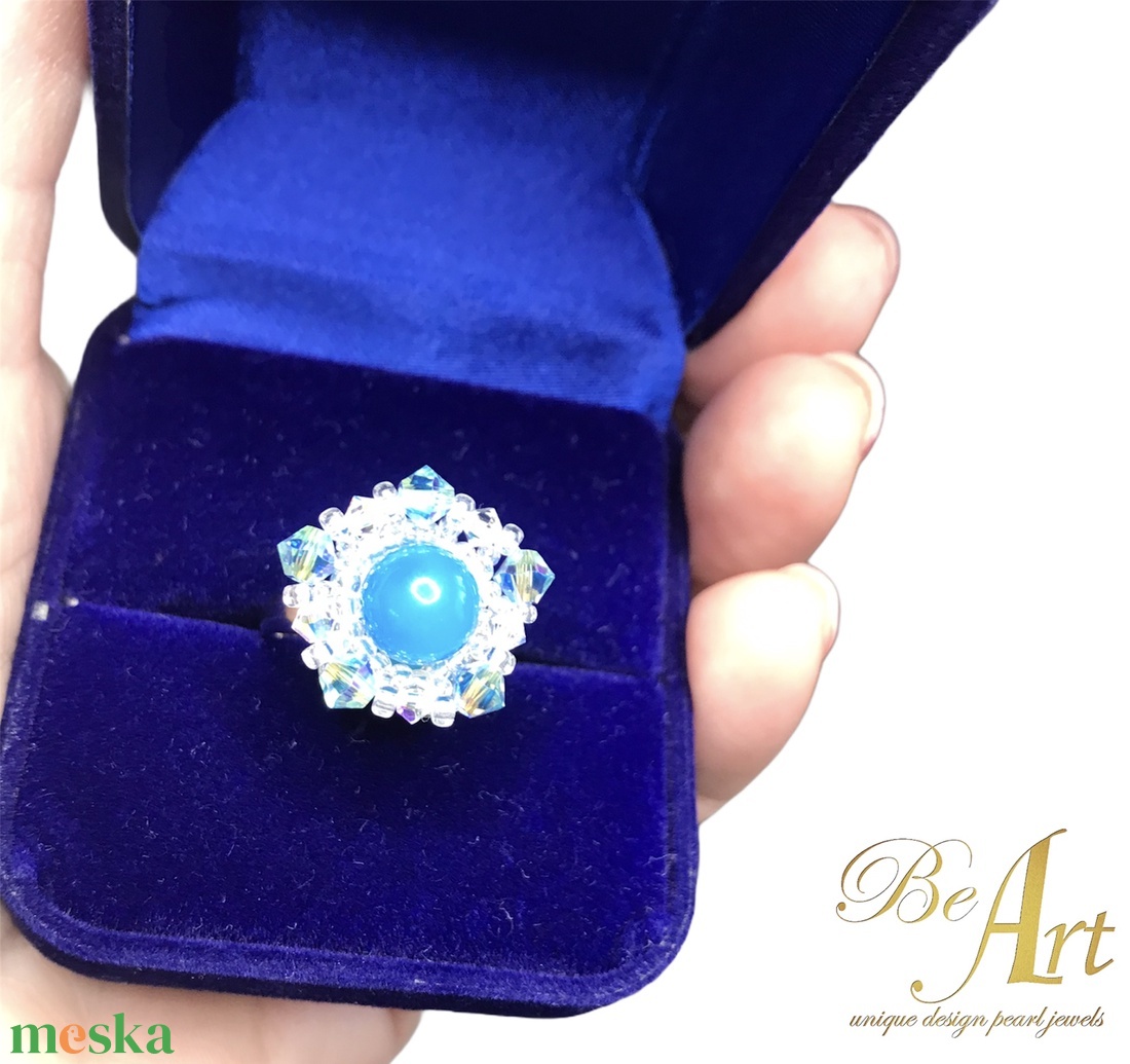 Swarovski gyűrű kék sávos Achát golyóval nikkelmentes - ékszer - gyűrű - gyöngyös gyűrű - Meska.hu Swarovski gyűrű kék sávos Achát golyóval nikkelmentes - ékszer - gyűrű - gyöngyös gyűrű - Meska.hu